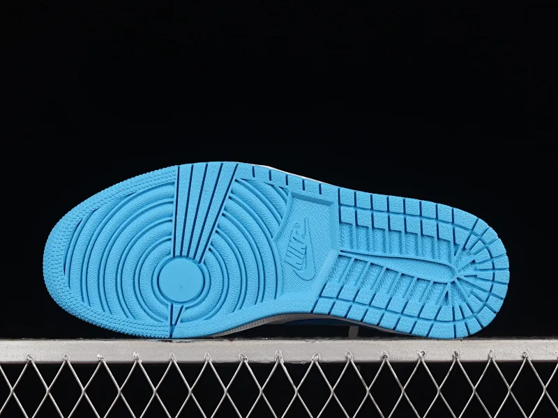 All categories Air Jordan Jordan series basketball shoes Air Jordan 1 Low pure original version Nk SB x Air Jordan 1 Low AJ1 Joe 1 joint North Carolina blue full head layer low-top basketball shoes CJ7891-401